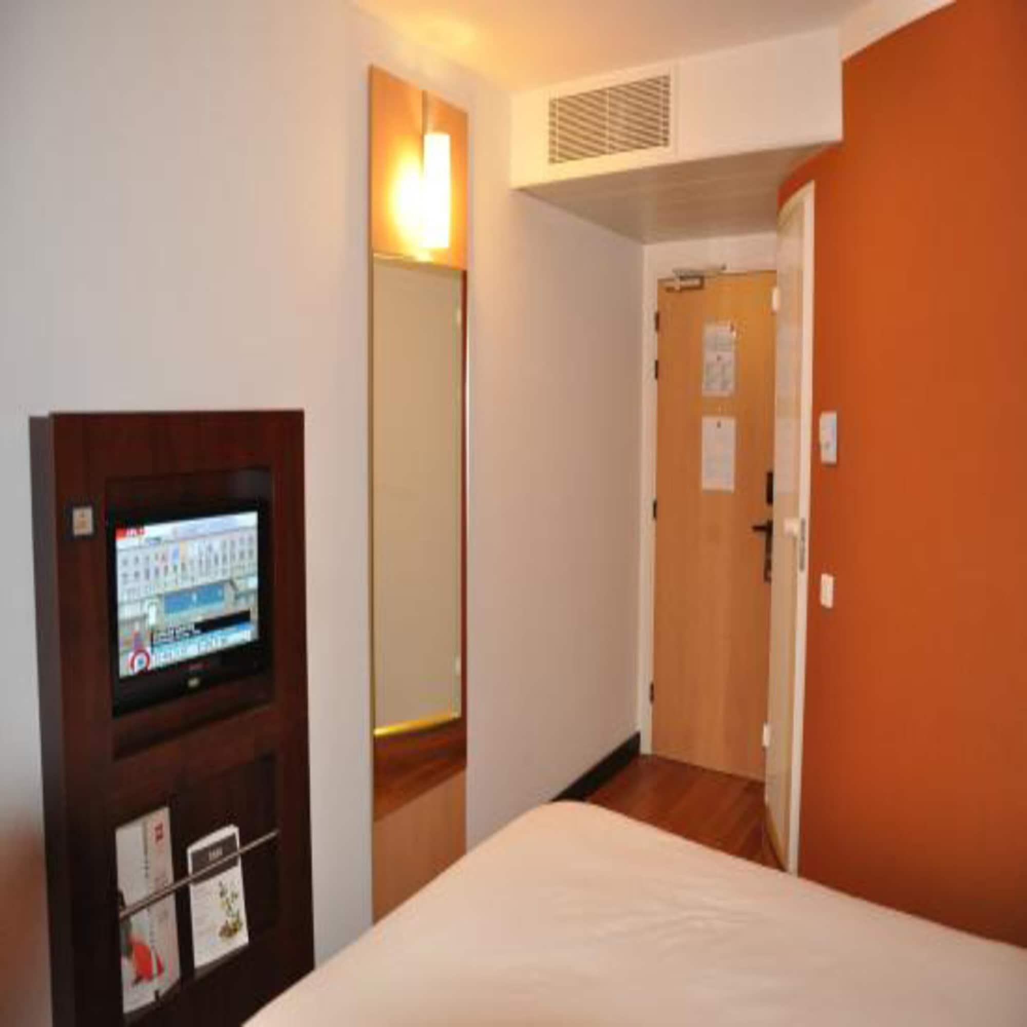 Ibis Marseille Centre Euromed Hotel Exterior foto